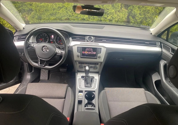 Volkswagen Passat cena 39900 przebieg: 131500, rok produkcji 2017 z Pelplin małe 56